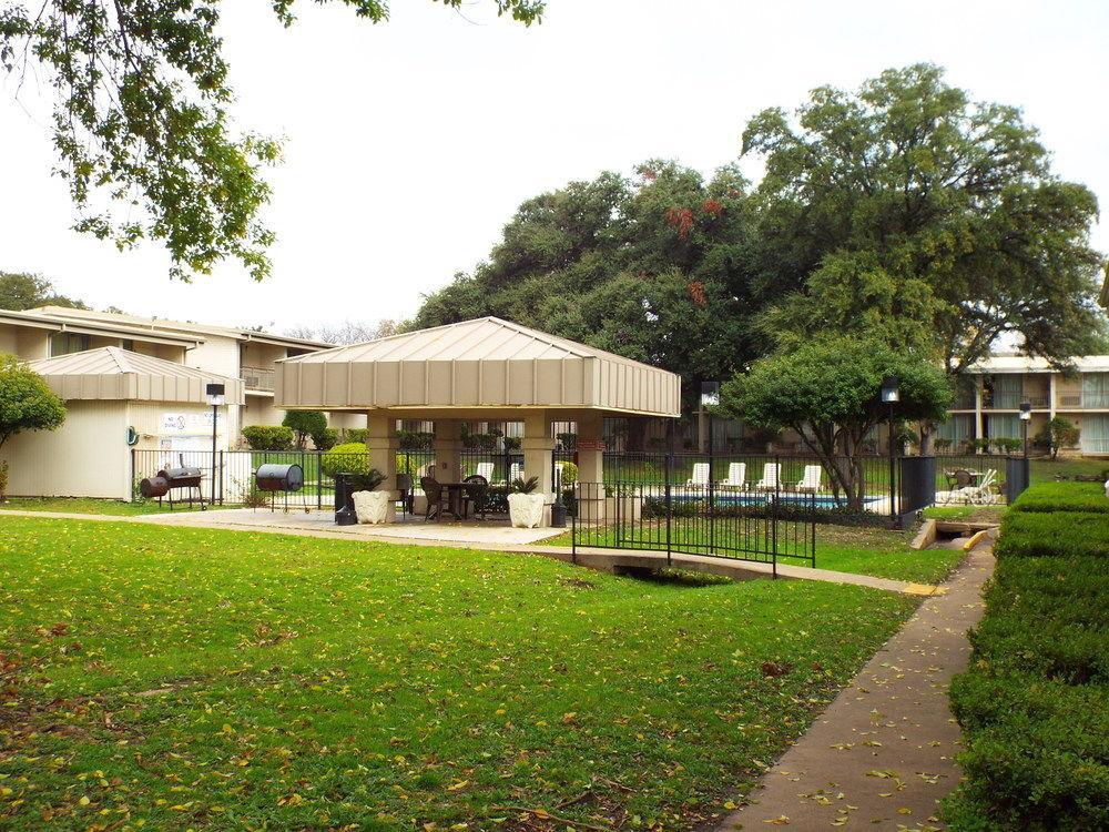 University Inn Austin North Exteriör bild