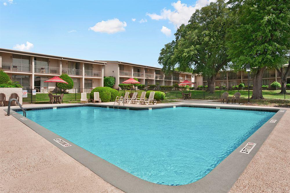 University Inn Austin North Exteriör bild